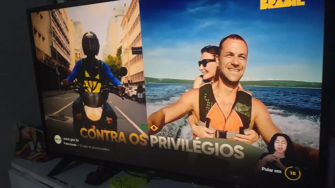 TV AOC 43 SMART ROKU PEGA TODOS APLICATIVOS  - Foto 3
