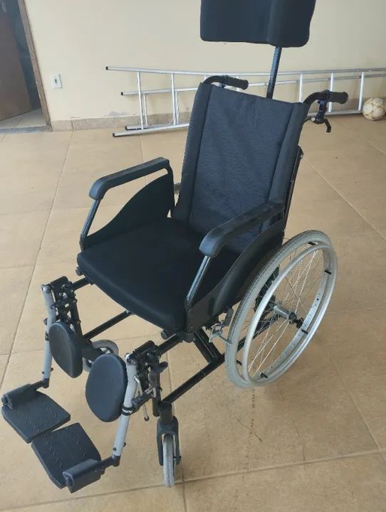Cadeira de rodas Jaguaribe modelo Fit 