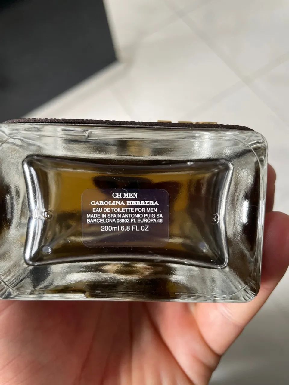 Perfume Carolina Herrera CH Men 200 ml - Foto 3
