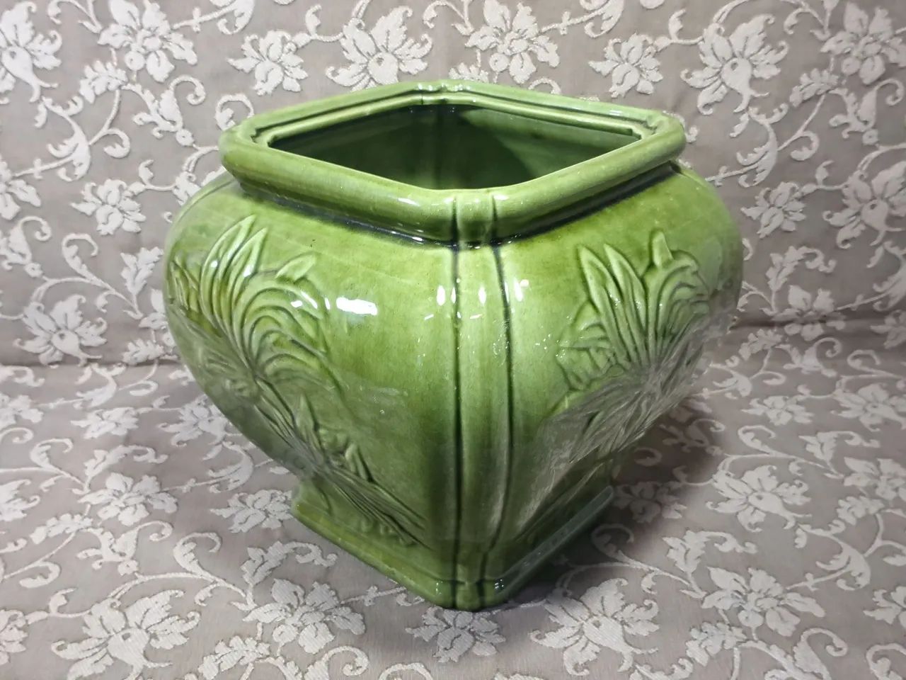 Vaso cachepot em porcelada verde