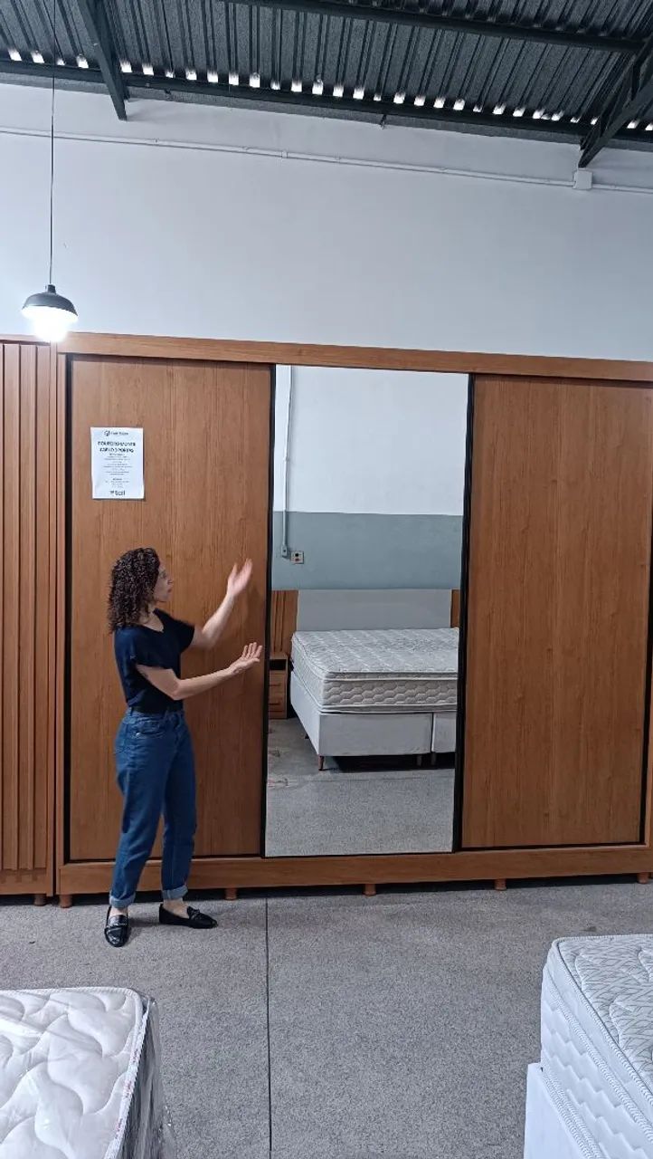 Guarda roupas com espelho 2,80m portas de correr com gavetas  - Foto 4