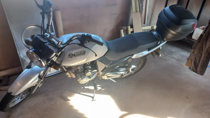 Moto Bueno, 125 Econômica, boa para trabalhar.