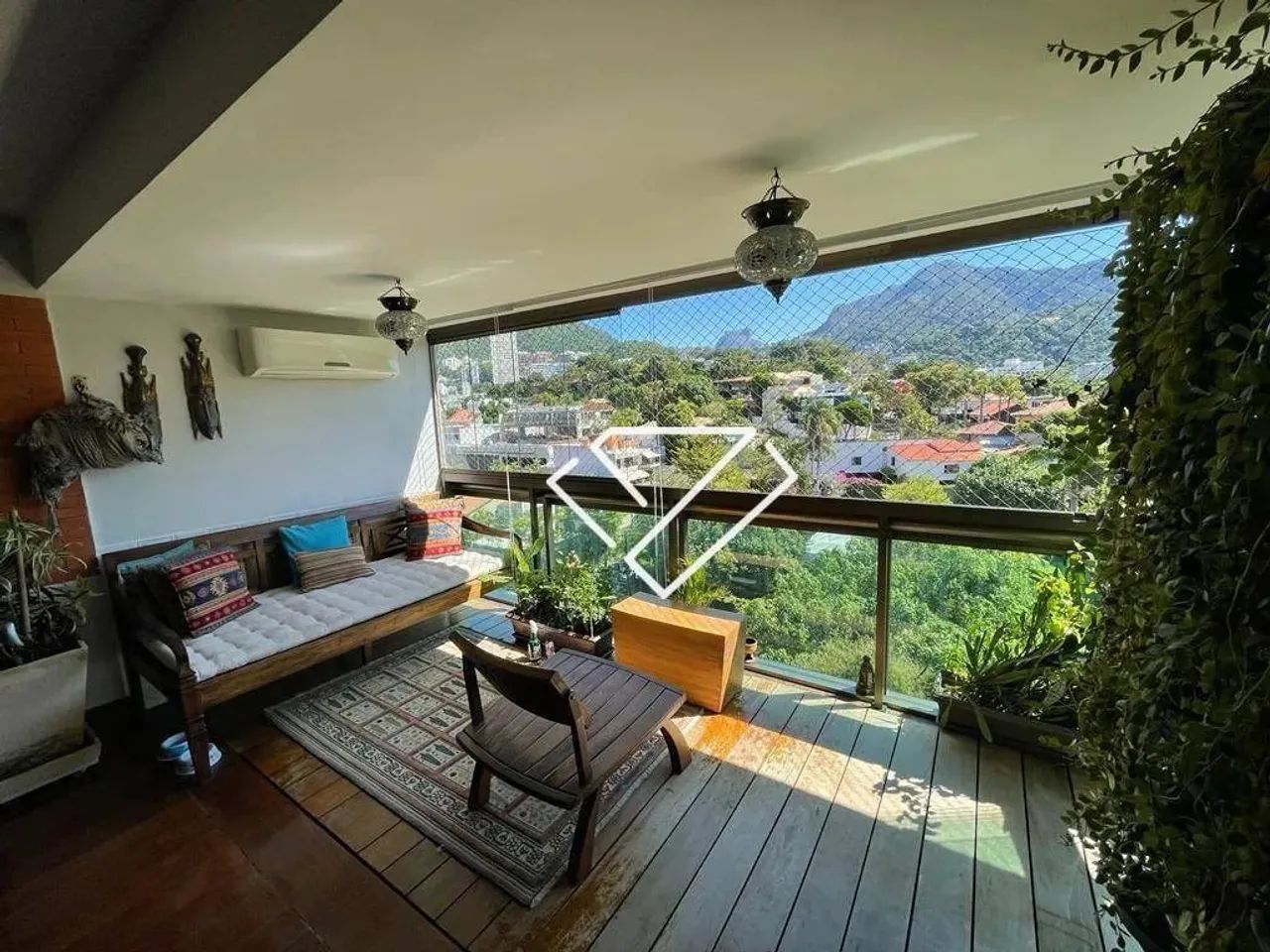 Apartamento Exclusivo no Leblon  2 Suítes, Reformado por Arquiteto!