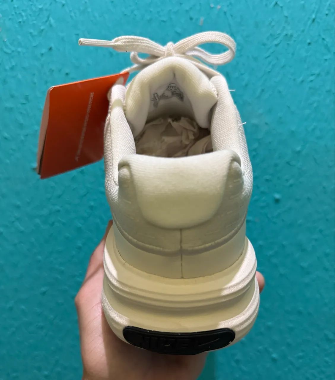 Tênis Nike Uplift SC - Cor creme  - Foto 4