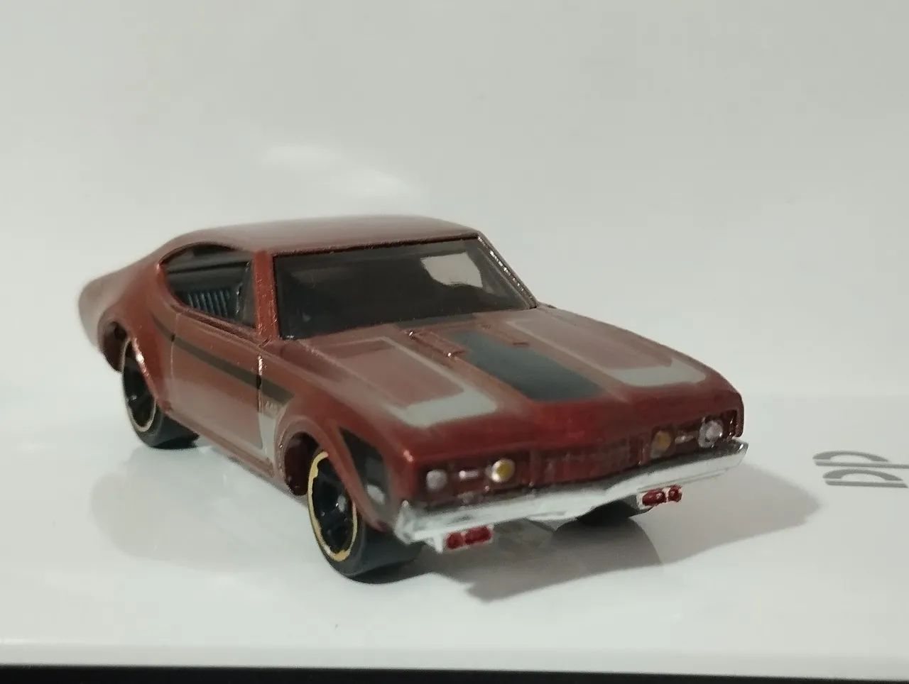 Miniatura Hot Wheels Oldsmobile 442 - Foto 3