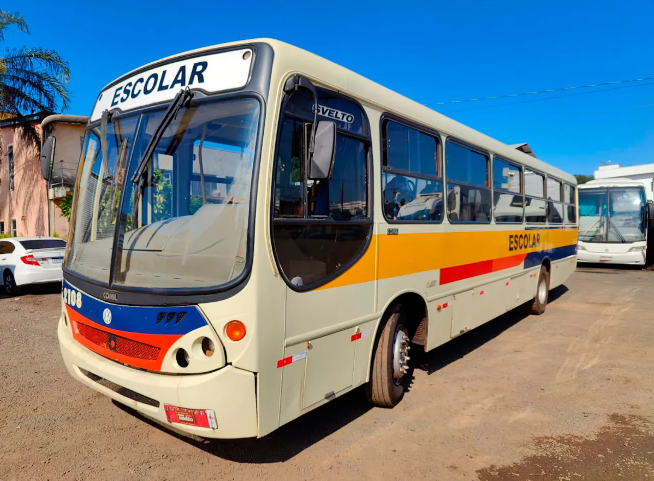 Ônibus Escolar Comil Svelto