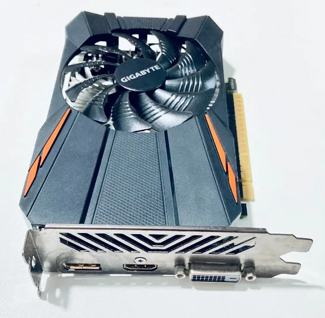 Placa de vídeo com defeito GTX 1050 Ti 4GB Gigabyte NVIDIA GeForce