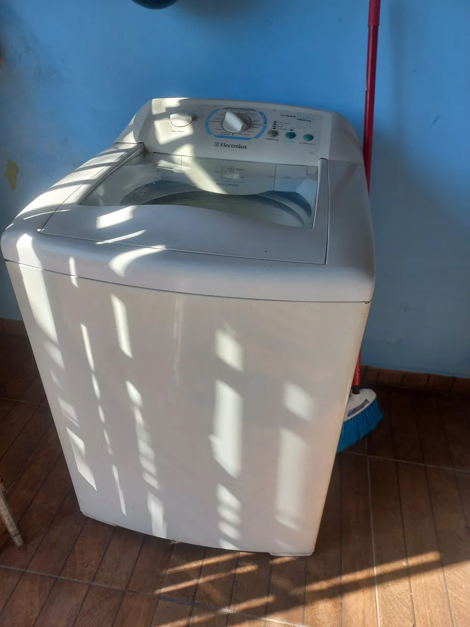 Máquina de Lavar Electrolux com defeito 200 reais