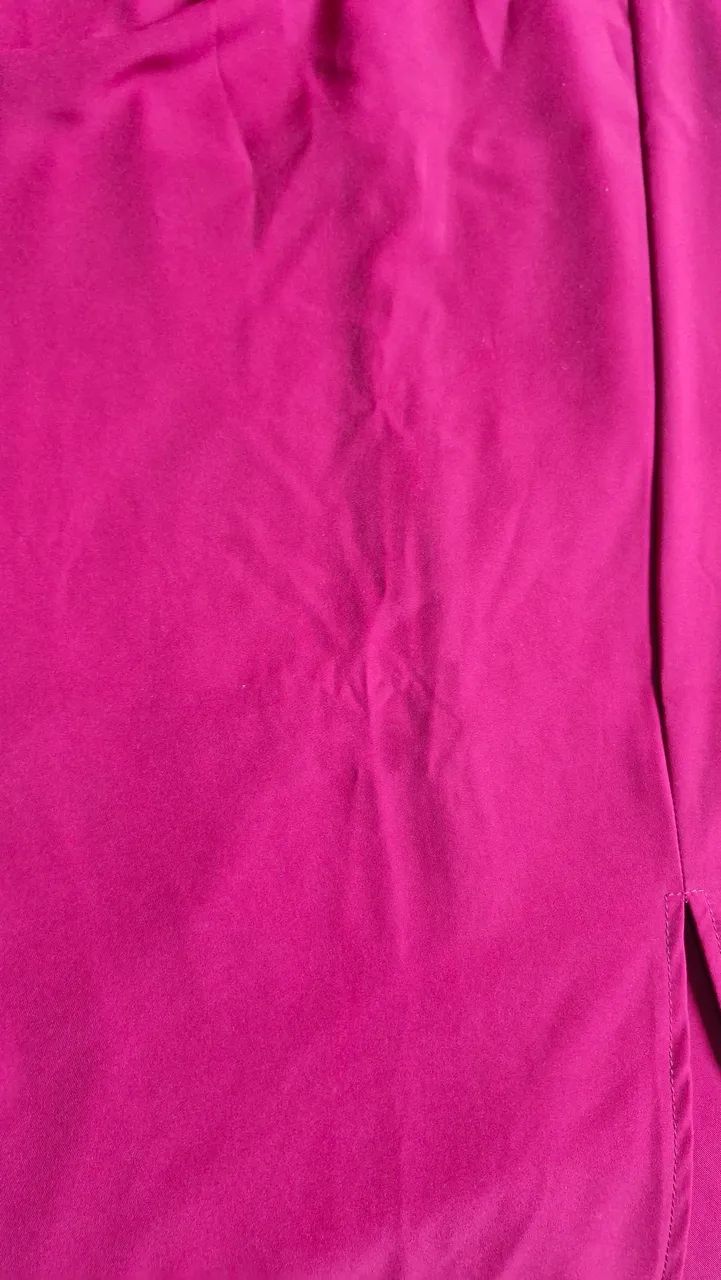 Vestido Vermelho com Detalhes Charmosos - Foto 4