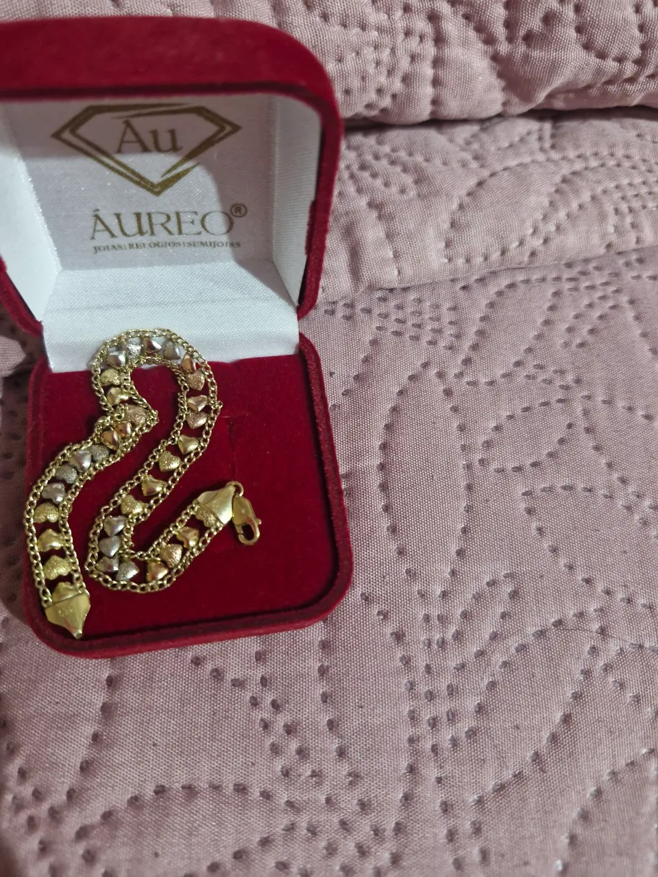 Pulseira Semijoia Corações Dourados
