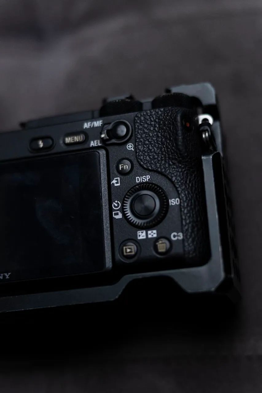 Câmera Sony A6500 + 50mm f1.8 - Foto 3