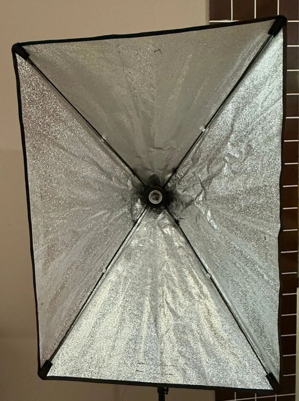 kit 2 softbox 50 cm x 70 cm bocal e27 110 v com tripé soufoto - Foto 2