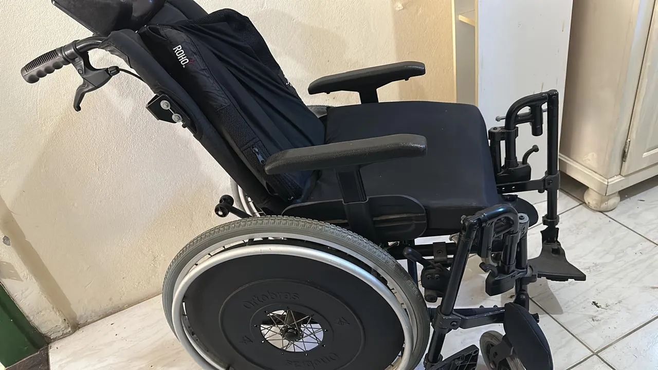 Cadeira de rodas - Foto 2