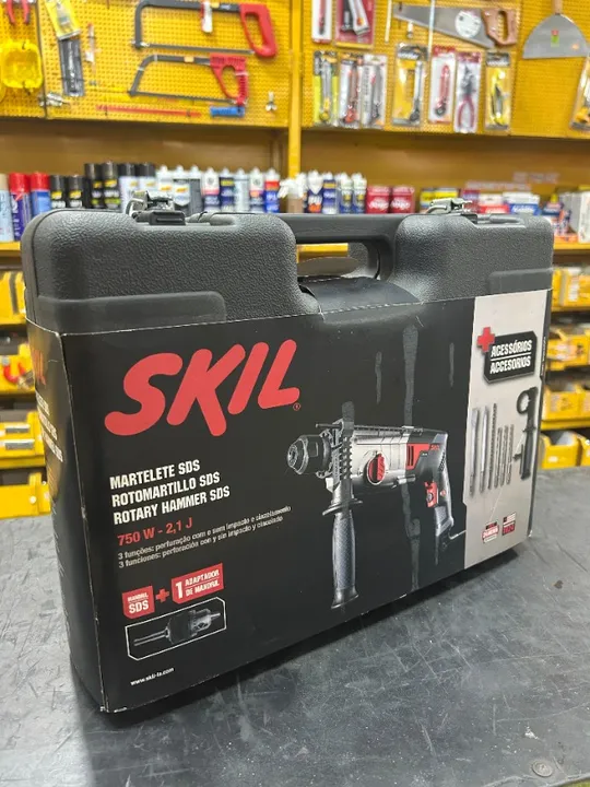 MARTELETE ELETROPNEUMÁTICO SKIL 1859, VERMELHO E PRETO, COM 750W DE POTÊNCIA 220v