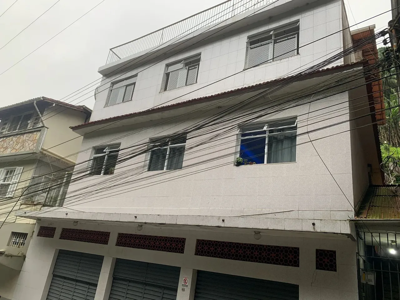 Apartamento para locação com 2 quartos em Mosela - Petrópolis - RJ