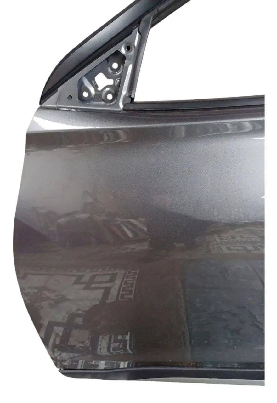 Porta dianteira esquerda Kicks 2022 Cinza - Peças para carros