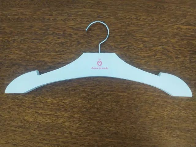 Conjunto de 10 Cabides Para Adultos em Madeira