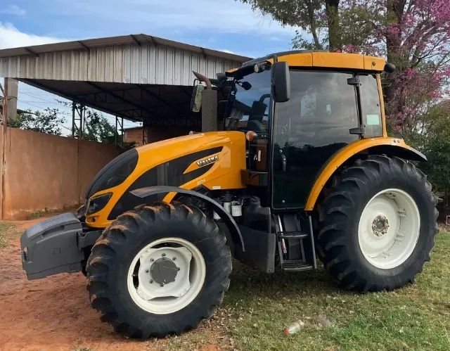 Trator Valtra A114 ano 2021