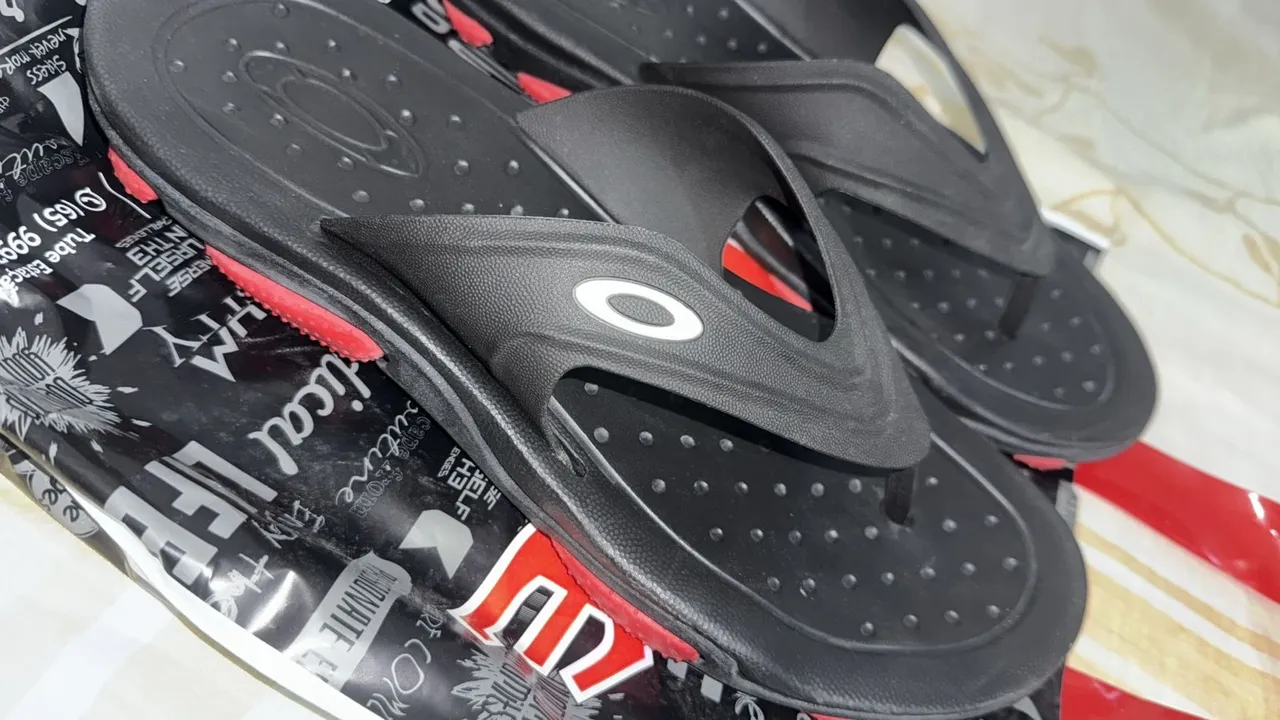 Chinelo Oakley Titan original