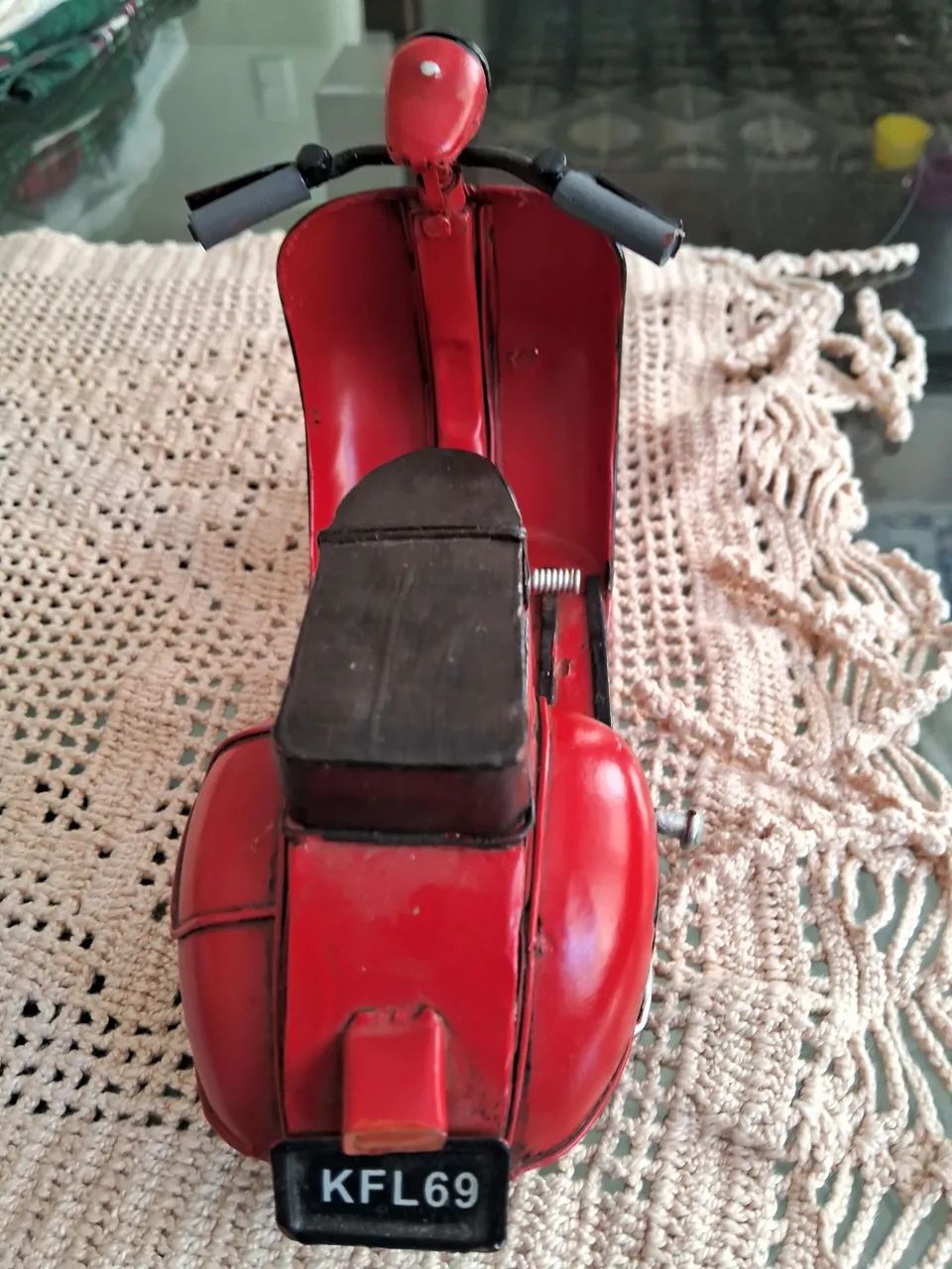 Miniatura de Scooter Vespa vermelha  - Foto 5