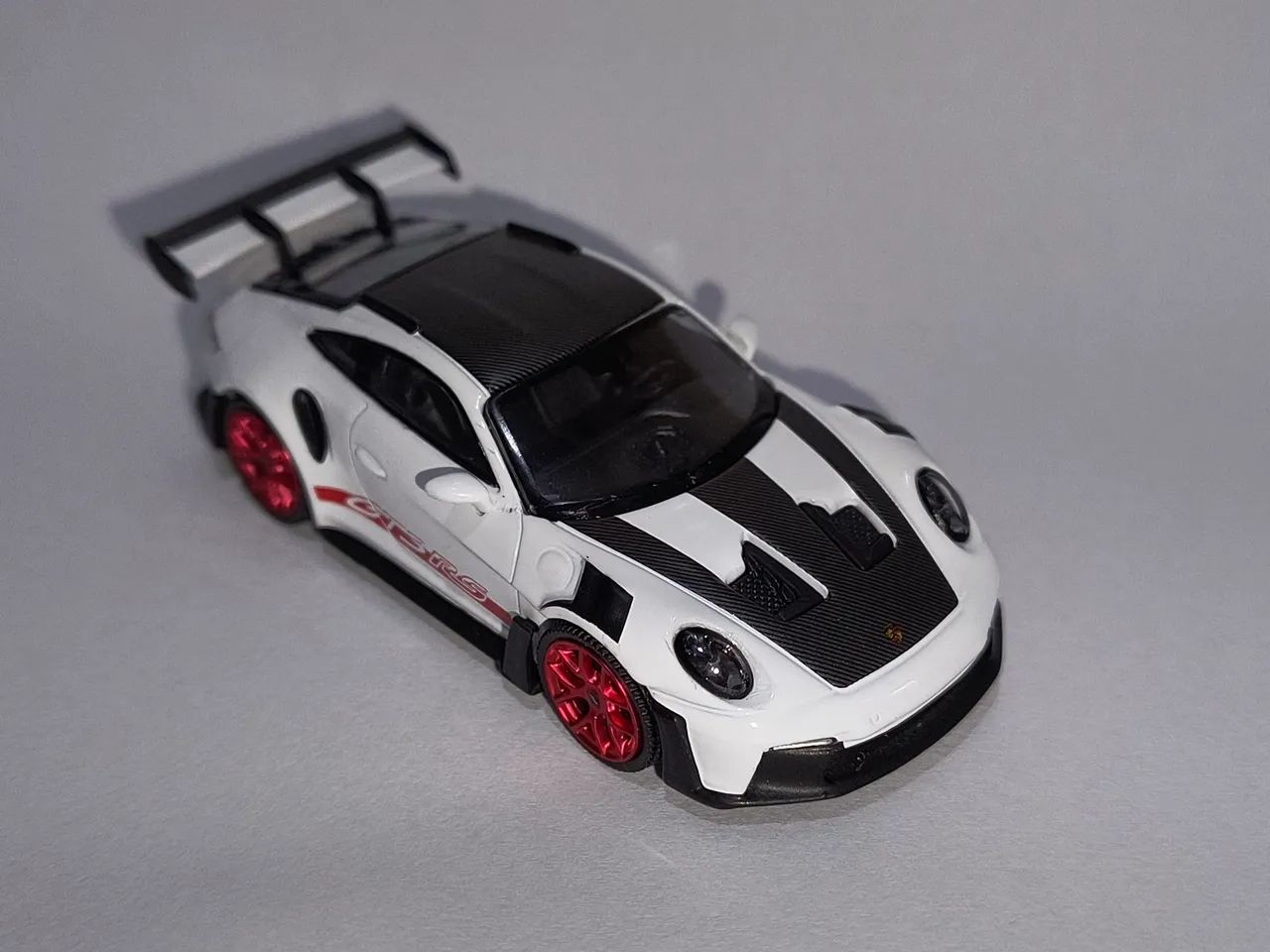 Miniatura Porsche 911 (992) GT3 RS Weissach Package Mini GT 1:64 - Foto 3