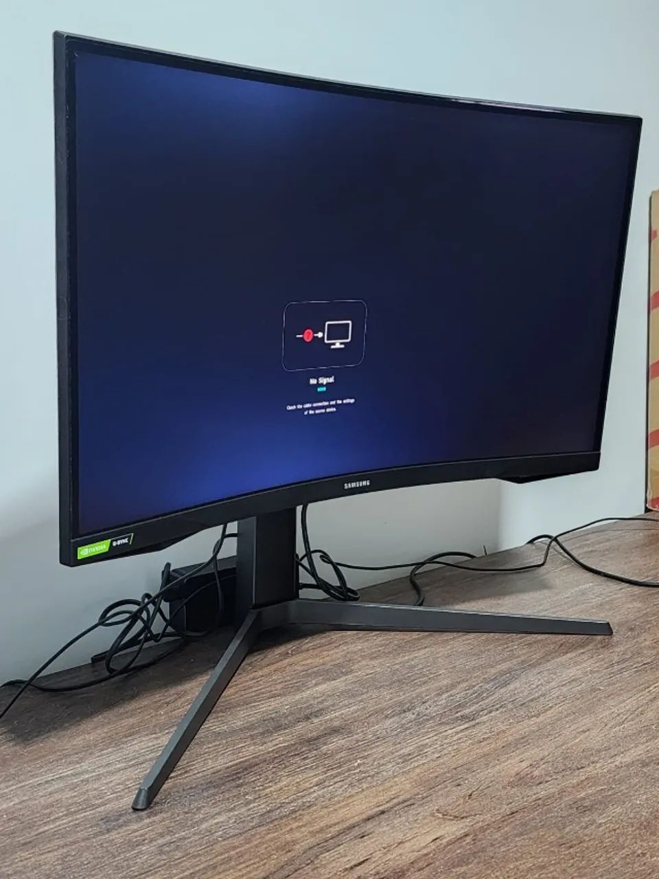 Monitor Gamer Samsung Odyssey G7 27 Curvo 2K QHD, Wide, 240 Hz - Foto 2