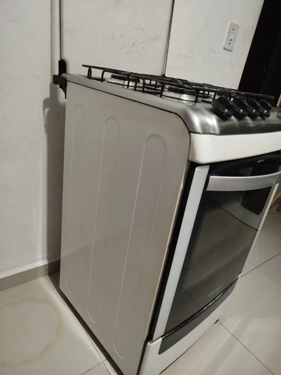 Fogão 4 bocas Eletrolux , com acendedor automático  - Foto 3