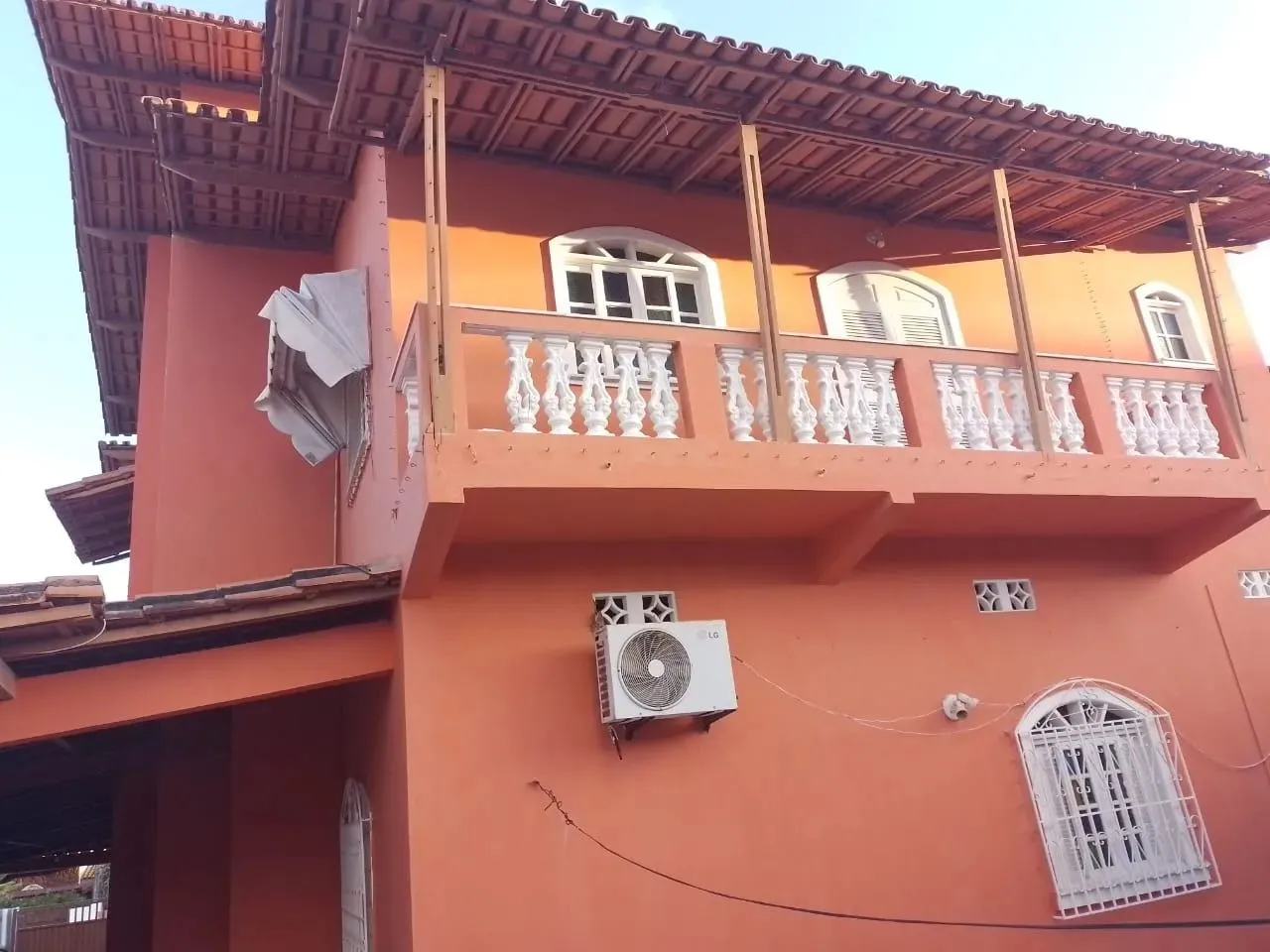 AMPLA CASA CONDOMÍNIO PIATÃ