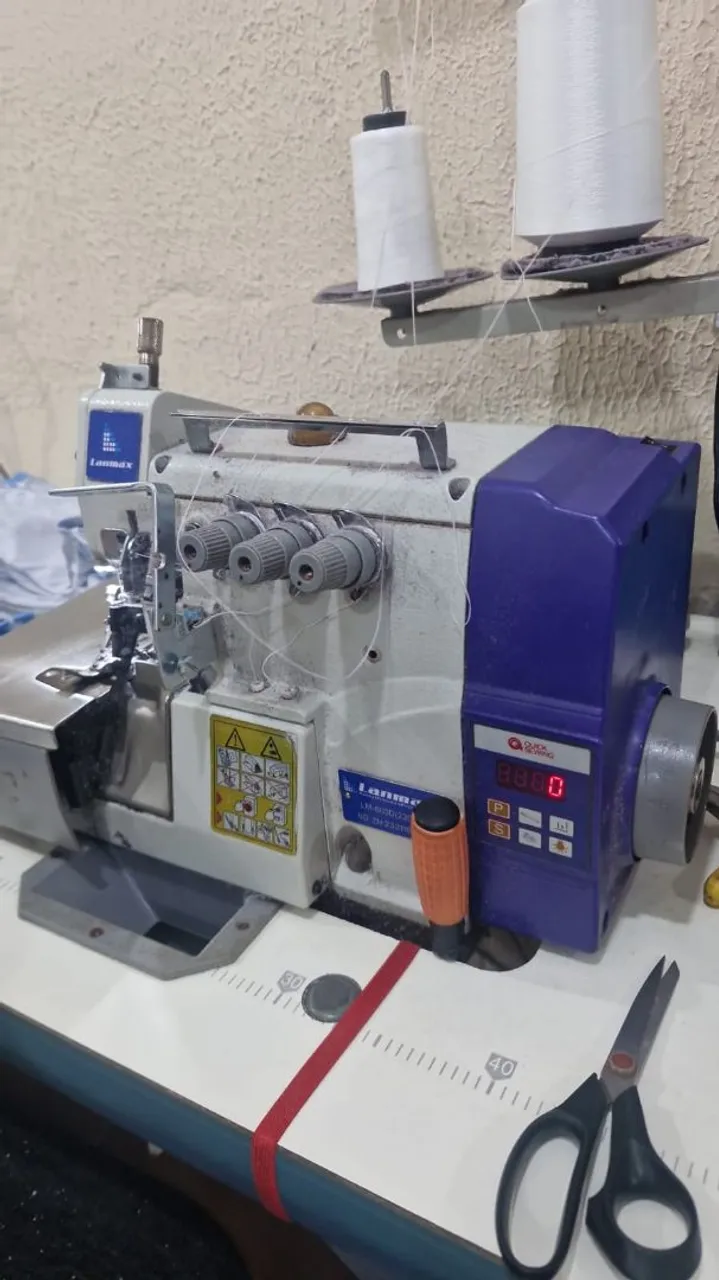 Máquina de Overlock Industrial Lammax LM-6500/2