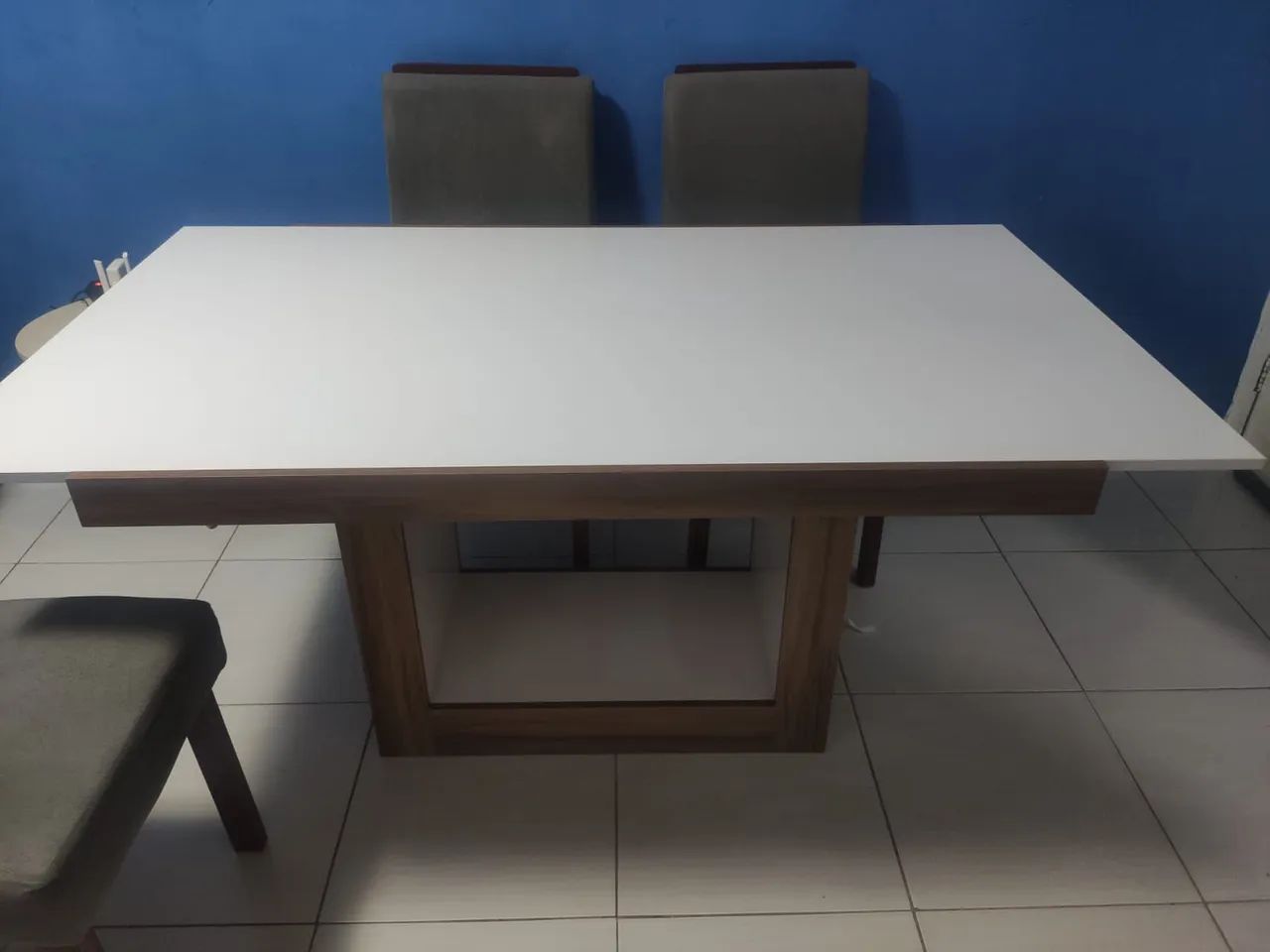 Mesa com 4 cadeiras  - Foto 2