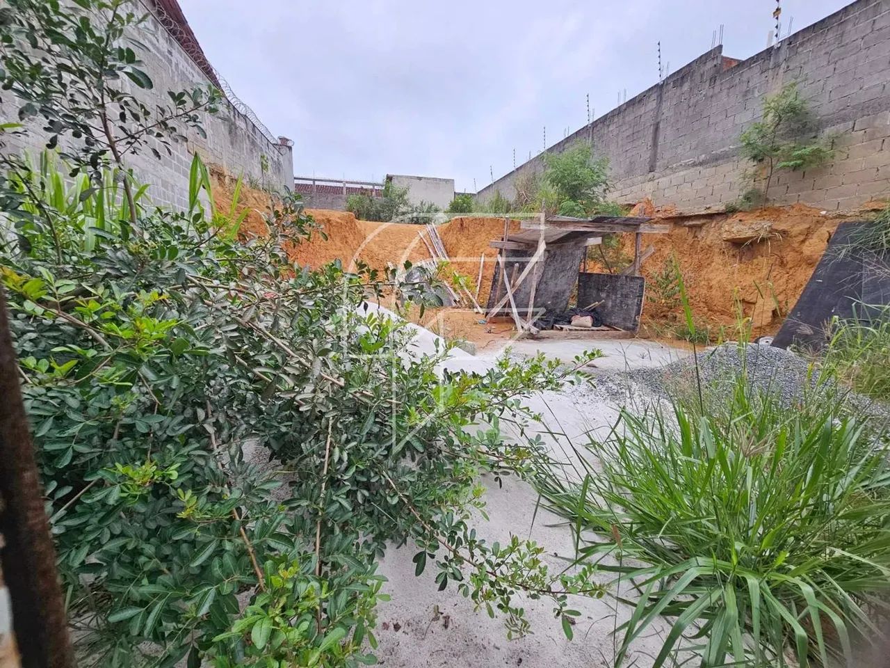 Imóvel para venda possui 360 metros quadrados em São Judas Tadeu - Guarapari - ES - Foto 2