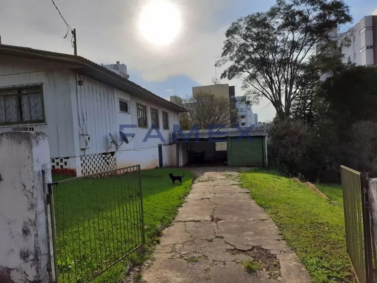 CASA COM ENORME TERRENO NO CENTRO - CA189 - Foto 4