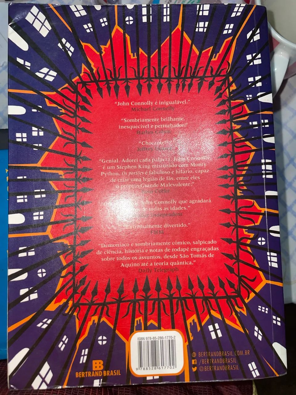 Livro ?os portões do inferno estão prestes a se abrir, cuidado com o vão - Foto 3