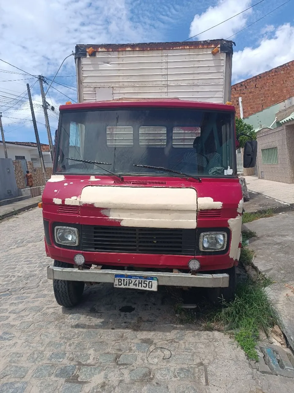 Caminhão Mb 608 com direção hidráulica ano 83