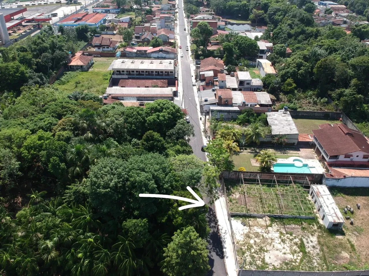 Bacelar Imóveis vende amplo terreno na Alameda Pará, a 500m da Augusto Montenegro
