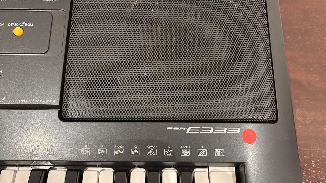 Teclado Yamaha PSR-E333 - Foto 2