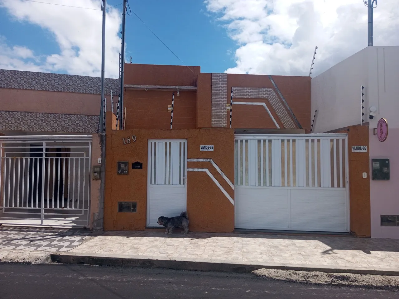 Vende-se uma casa em Itabaiana