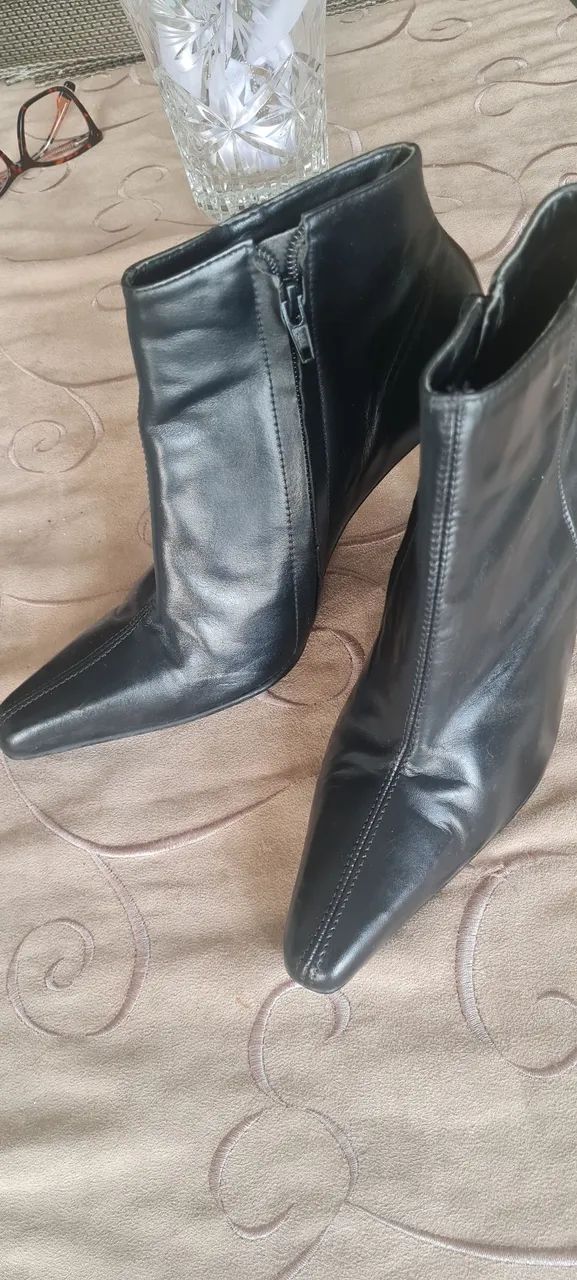 Botas de couro pretas