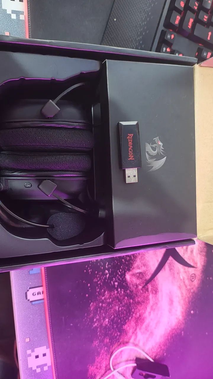 Headset Gamer Sem fio Redragon Zeus Pro 7.1 driver 53 mm, bluetooth, Preto H510 -ro - Foto 2