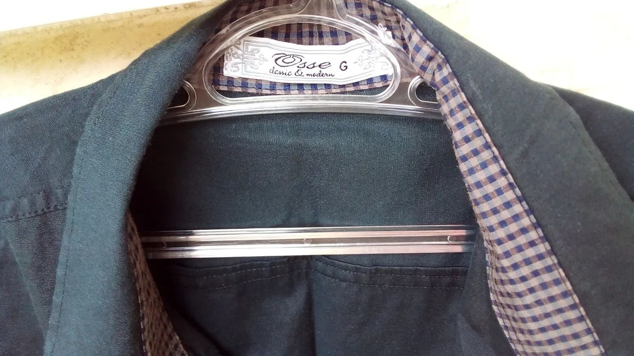 Camisa social preta G Osse manga longa e ajustável pra manga 3/4  - Foto 3