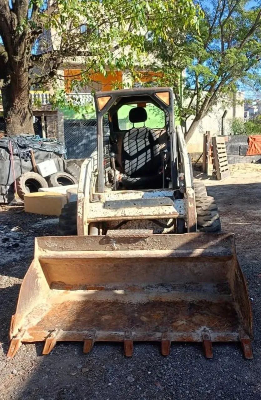 Mini Carregadeira Bobcat S150 - Foto 5