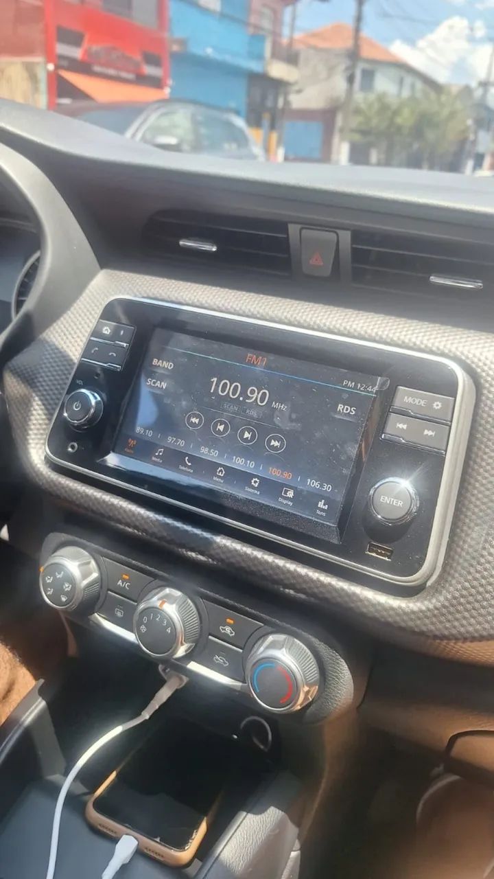 Multimídia original do Kicks 2025! Com película, um mês de uso. - Foto 3