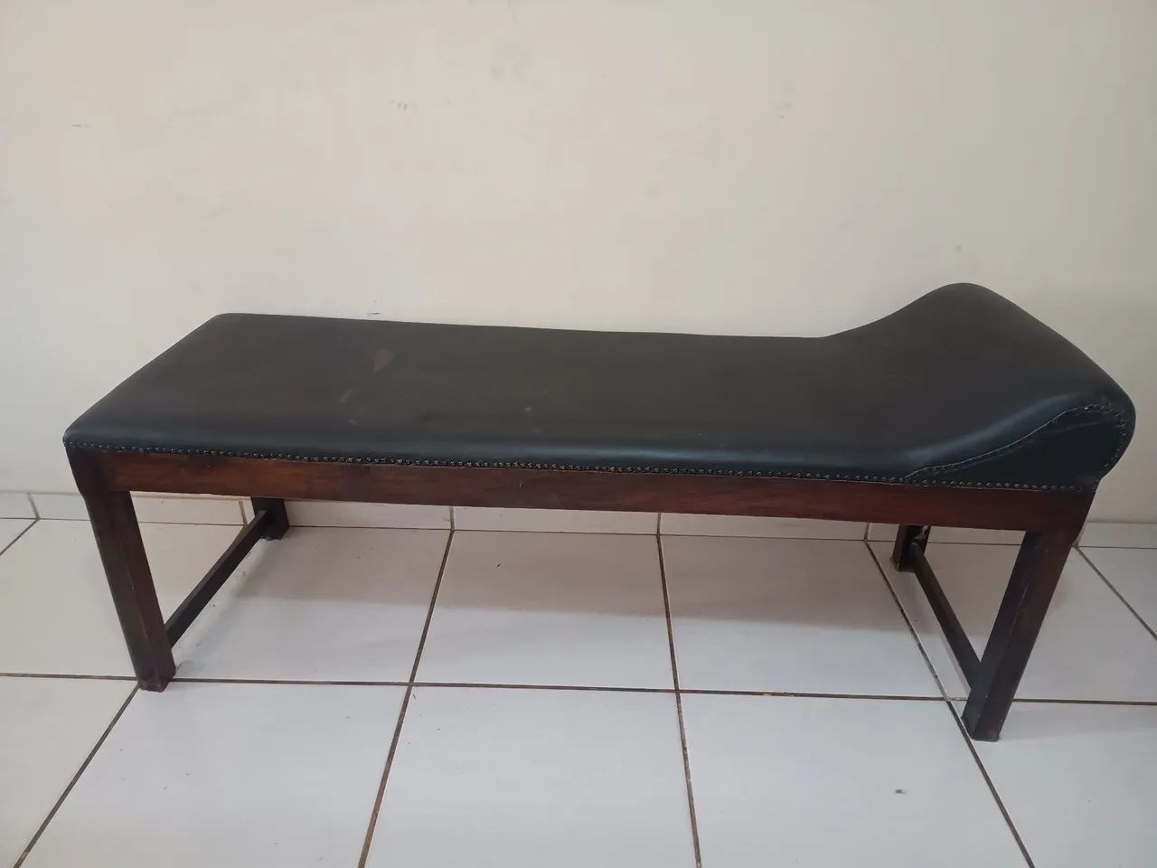 Chaise Longue Clássica em Couro - Foto 3