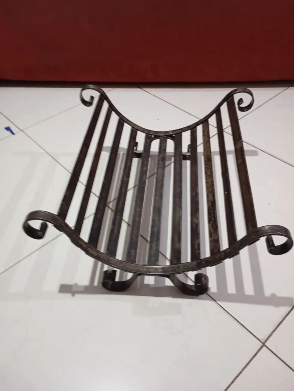 Suporte de lenha decorativo em ferro