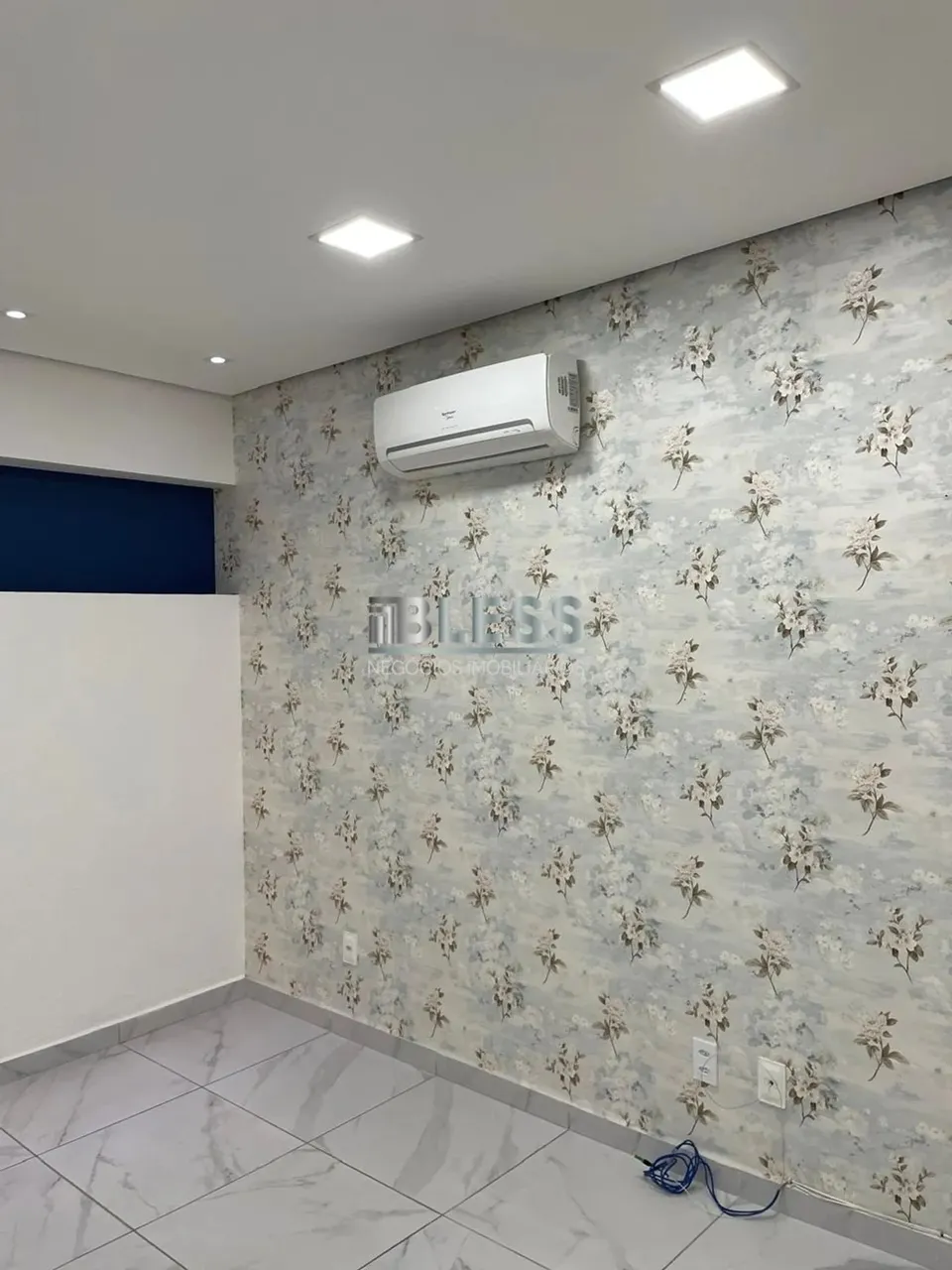 Sala para Locação e Venda no Edifício Jatobá - Jundiaí. Esta sala possui 48 M² de área, co