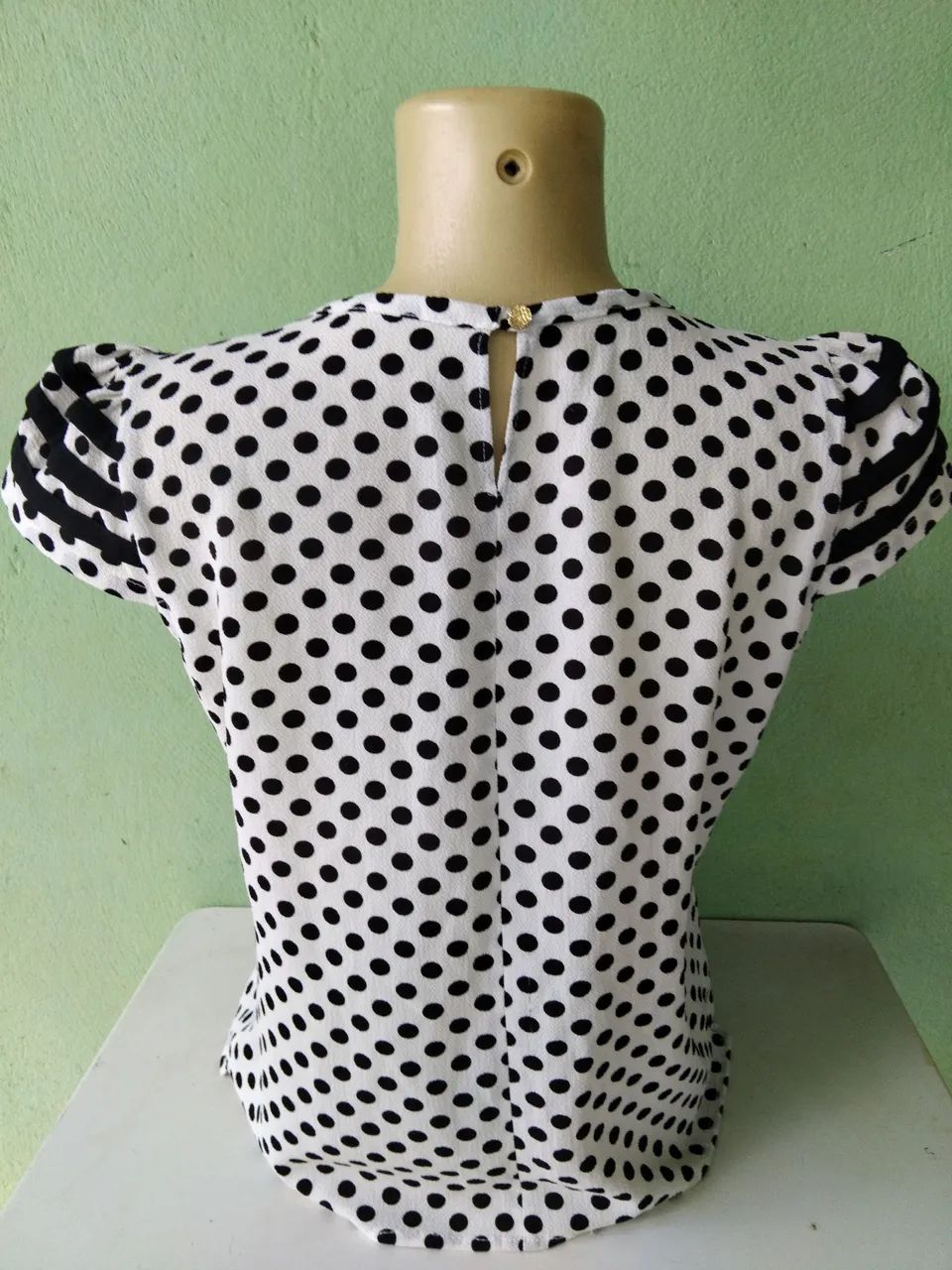 Blusa de bolinhas clássica - Foto 2