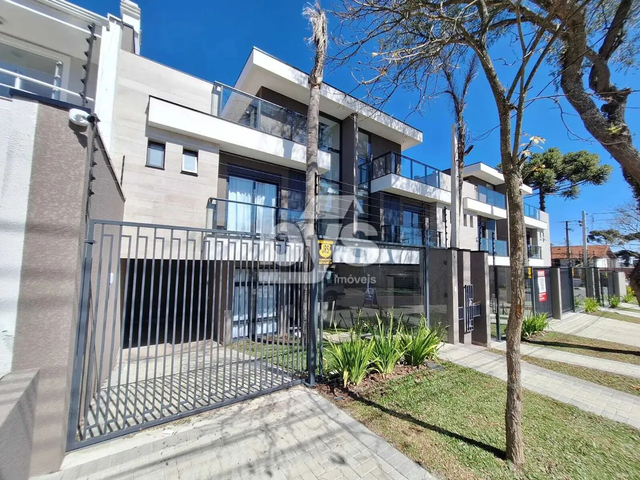 SOBRADO com 3 dormitórios à venda com 180.92m² por R$ 1.100.000,00 no bairro Jardim das Am