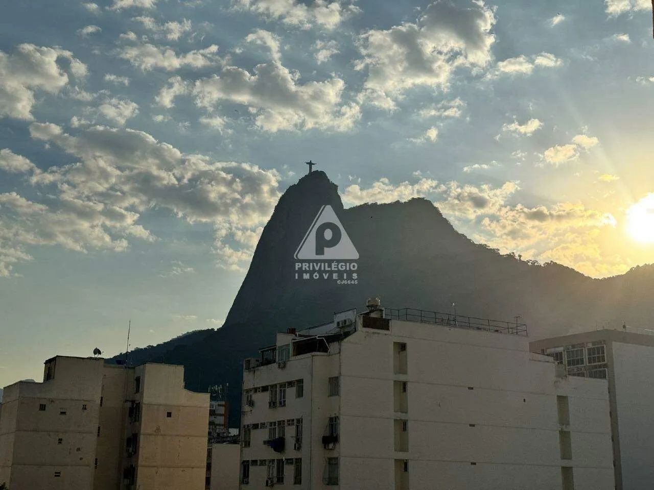 Oportunidade em Botafogo  Para reformar e deixar do seu jeito!