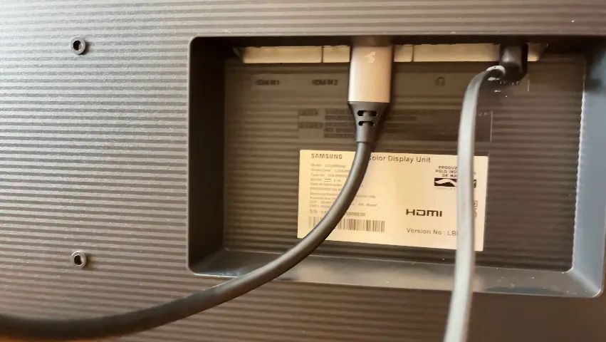 Monitor Samsung UJ59 32" 4k HDMI, DP Freesync VA 60hz 4ms - Foto 3