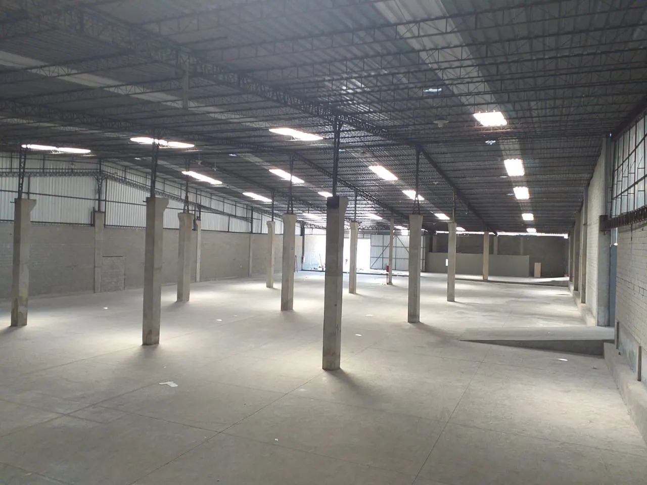 Galpão/Depósito/Armazém para aluguel tem 3000 metros quadrados - Foto 2